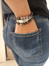 Afbeelding in Gallery-weergave laden, Girl in jeans
